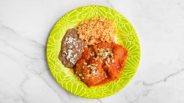 Chicharrón en Salsa Roja O Verde / Red or Green Fried Pork Rind.