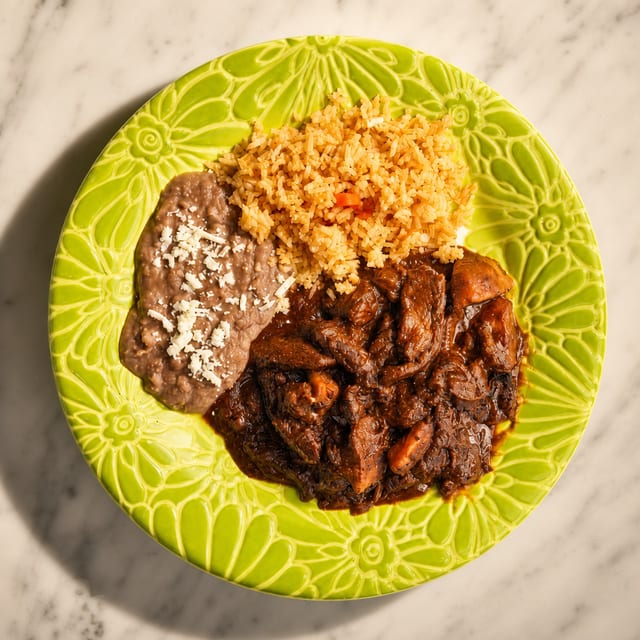 Carne en Chile Pasilla / Meat in Pasilla Chili.